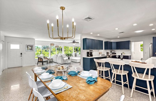Bay Isle House | Siesta Dolce | Private Pool, Kayaks and Putting Green