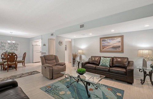 Siesta Key Condo | Siesta Key Beachfront Vacation Condo - great value and many amenities!