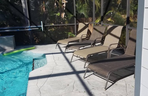 Riverview Estates House | Siesta Key Master suite 1 Lg BR & 1 large bonus rm w bed Heated Pool & Pets ok