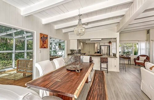 Bay Isle House | Siesta Key Oasis with a pool