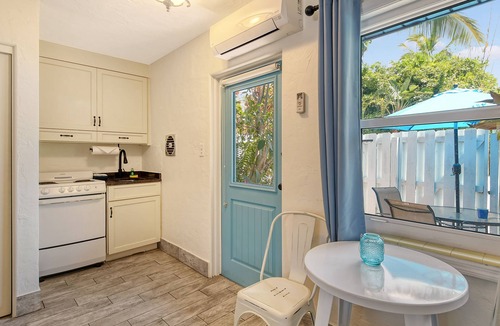 Sarasota Hotel | Siesta Key Palms Resort