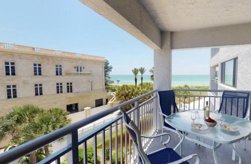 Siesta Key House | Siesta Sands Beach Resort 4th Floor with Elevator