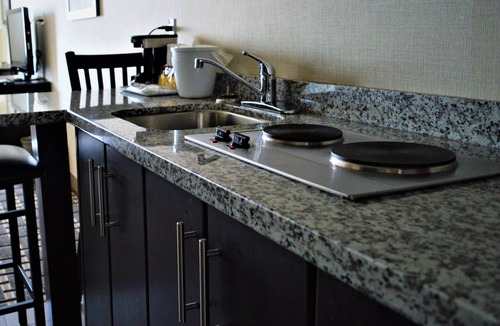 Melville Hotel | Sigma Inn & Suites Melville