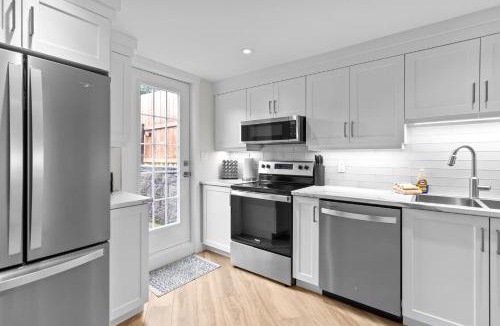 Downtown St. John's House | Signal Hill Elegance 3Bd AC Hiking