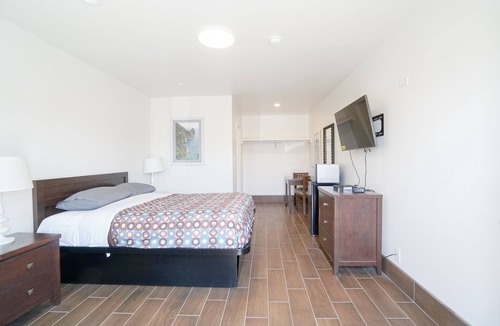 Eastside Hotel | SIGNAL HILL MOTEL