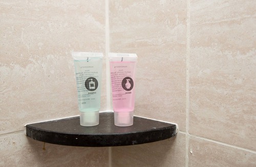 Kampung Bahasa Kapor Hotel | Signature 1 Hotel