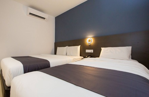 Kampung Bahasa Kapor Hotel | Signature 1 Hotel