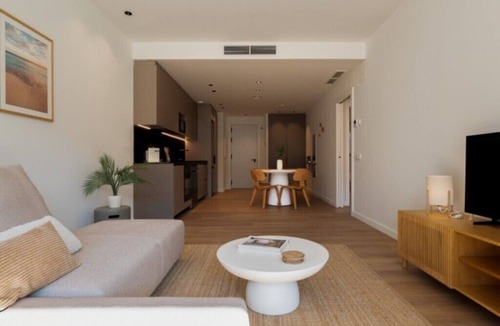 Vallpineda Apartment | Signature Apartment, City View with King bed