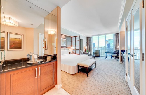 Las Vegas Hotel | Signature Deluxe Balcony Studio by Jet Luxury