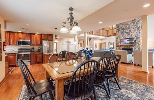 Waterfront Greens House | Signature Lakefront Home w/Pool & Views