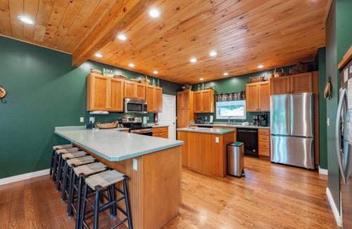 Thayerville House | Signature Lakefront w/Dock & Pool Table