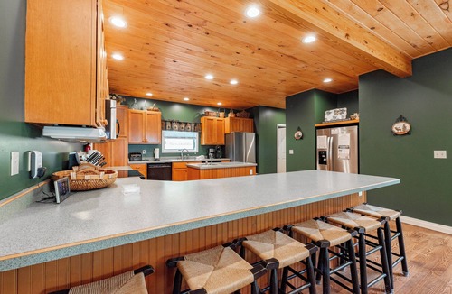 Thayerville House | Signature Lakefront w/Dock & Pool Table