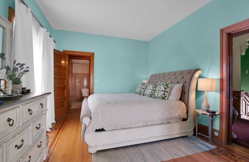 Olean Bed & Breakfast | Signature Suite, 1895 Victorian Old Library Inn!