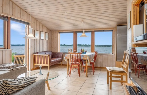 Hvalpsund House | "Signhild" - 5m to the fjord by Interhome
