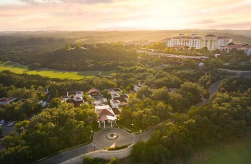 Wetmore Resort | Signia by Hilton La Cantera Resort & Spa
