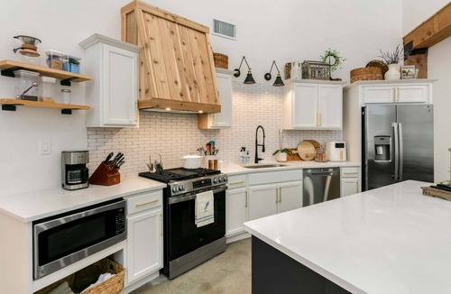 Fredericksburg House | Sileaux Ranch | Modern luxury farmhouse, minutes from Downtown