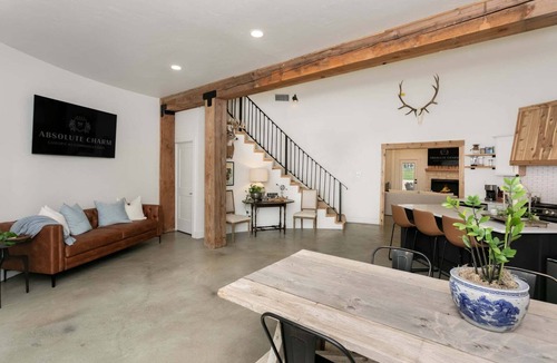 Fredericksburg House | Sileaux Ranch | Modern luxury farmhouse, minutes from Downtown