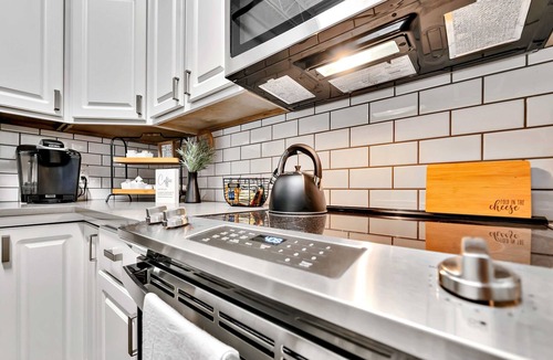 Brazos Apartment | Silo Boho Bungalow - Downtown Waco