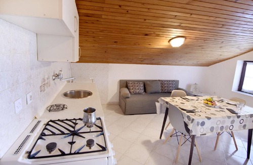 Basanija Apartment | Silva holiday flat near the beach with terrace