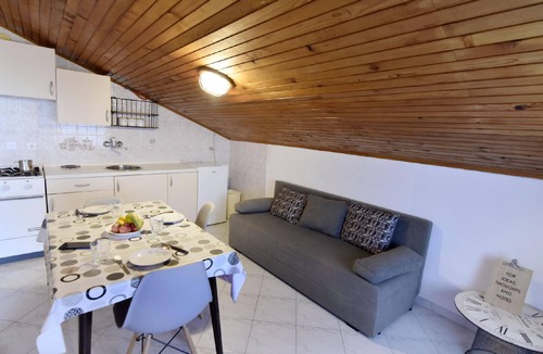 Basanija Apartment | Silva holiday flat near the beach with terrace