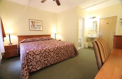 Silver Bay Hotel | Silver Bay YMCA Inn and Conference Center