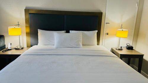 Saint Joseph Hotel | Silver Beach Hotel