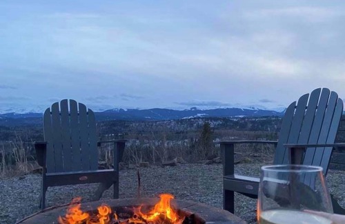 Bragg Creek House | Silver Birch Vista: 160-Acre Mountain Retreat