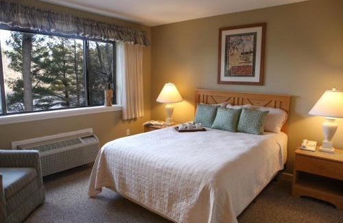 Hawley Hotel | Silver Birches Resort