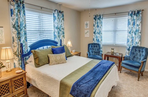 Azle House | Silver Creek Country House - A vintage country house