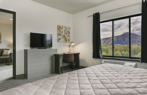 Bellevue Hotel | Silver Creek Hotel