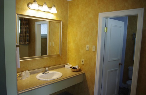 Baddeck Hotel | Silver Dart Lodge