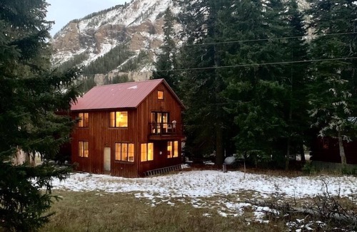 Cooke City-Silver Gate Cabin | Silver Falls—1 mile to Yellowstone, a spacious, quiet retreat near Lamar Valley
