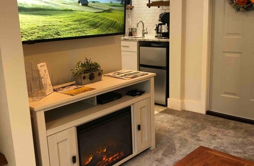 Silverton Apartment | Silver Falls Luxury Studio-1/2 mi from Silver Falls