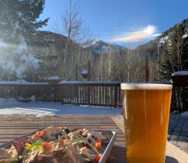 Salt Lake Mountain Resorts Hotel | Silver Fork Lodge & Restaurant