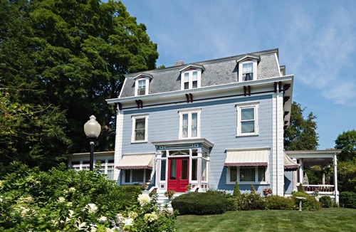 Dover Bed & Breakfast | Silver Fountain Inn