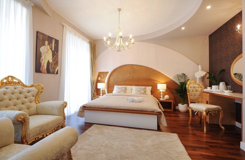 Zadar Old Town House | Silver & Gold Luxury Rooms