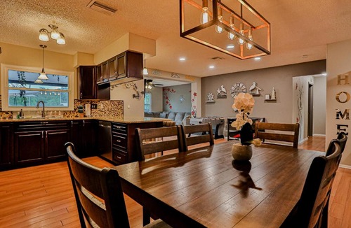 Palm Harbor House | Silver Lagoon