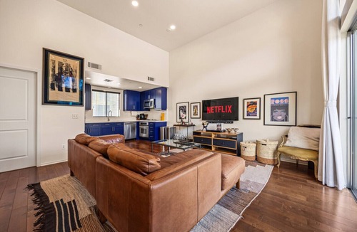 Silver Lake Villa | Silver Lake 3-Level Townhouse | Views + EV Charger