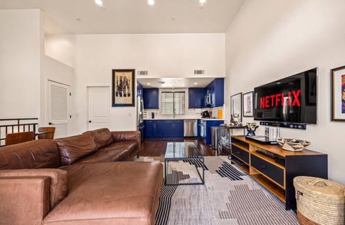 Silver Lake Villa | Silver Lake 3-Level Townhouse | Views + EV Charger