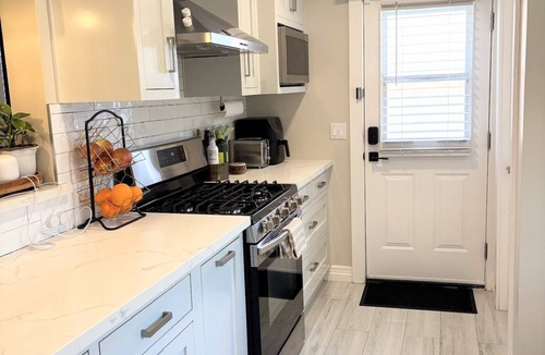 East Hollywood House | Silver Lake Gem – 3BR Home with Backyard Oasis