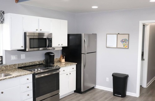 Mears House | Silver Lake get away-Waterfront fun