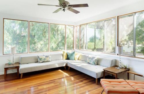Silver Lake House | Silver Lake Mid-century Nestled in the Treetops