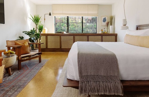 Sunset Junction Hotel | Silver Lake Pool & Inn