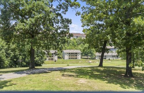 Table Rock Apartment | Silver Linings at Pointe Royale