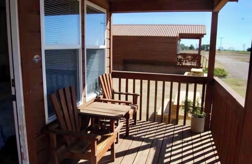 Silverton Cabin | Silver Mesa Cabin - Cozy Getaway in Silverton, TX
