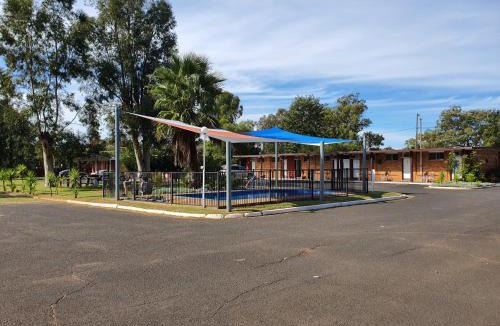 Gilgandra Hotel | Silver Oaks Motel