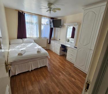 Haselbury House | Silver rooms