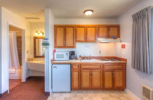 Rockaway Beach Hotel | Silver Sands Motel