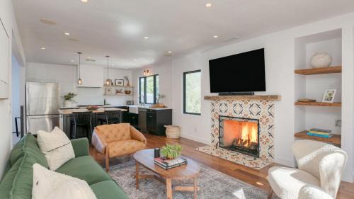 Silver Lake House | Silver Screen by AvantStay Luxe Backyard Escape