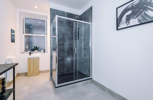 Bury Apartment | Silver Sreet | Single Apartments